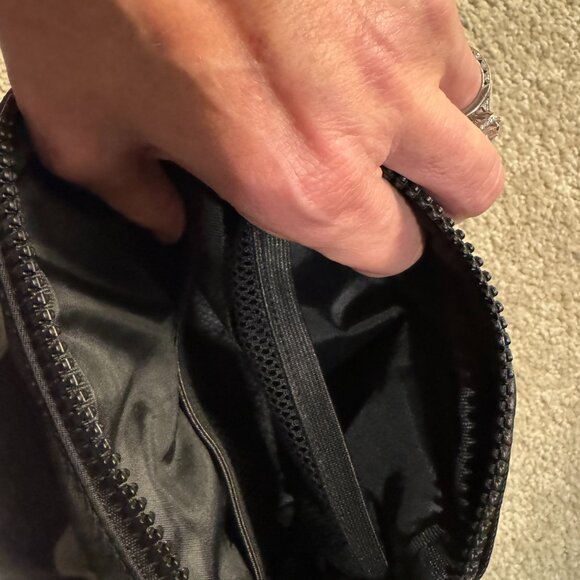 Black across the body bag, never used! - Picture 2 of 3